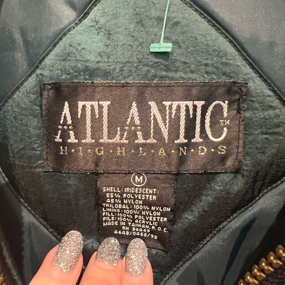 Atlantic Highlands Hooded Iridescent Insulated Parka Winter Coat, Size Medium - Picture 9 of 12